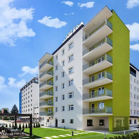 Hotel Morava Otrokovice Kültér fotó