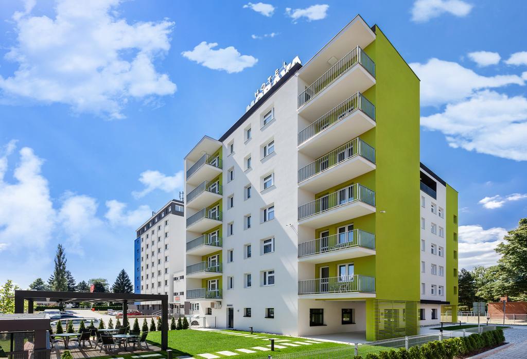 Hotel Morava Otrokovice Kültér fotó