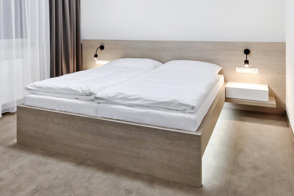 Hotel Morava Otrokovice Szoba fotó