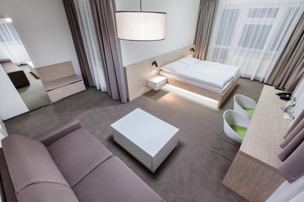 Hotel Morava Otrokovice Szoba fotó